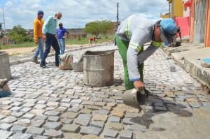 PREFEITO EDUARDO HONÓRIO ACOMPANHA OBRAS NO ALTO DA BOA VISTA