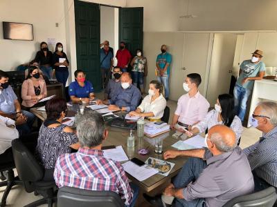 PREFEITO EDUARDO HONÓRIO COORDENA REUNIÃO PARA TRATAR SOBRE LIMPEZA URBANA EM GOIANA