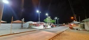 PREFEITURA DE GOIANA INSTALA ILUMINAÇÃO EM LED NO CALÇADÃO DE PONTA DE PEDRAS